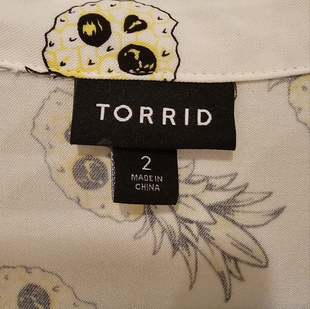 Torrid EUC White Skull and Pineapple Print Shirt - Picture 8 of 10